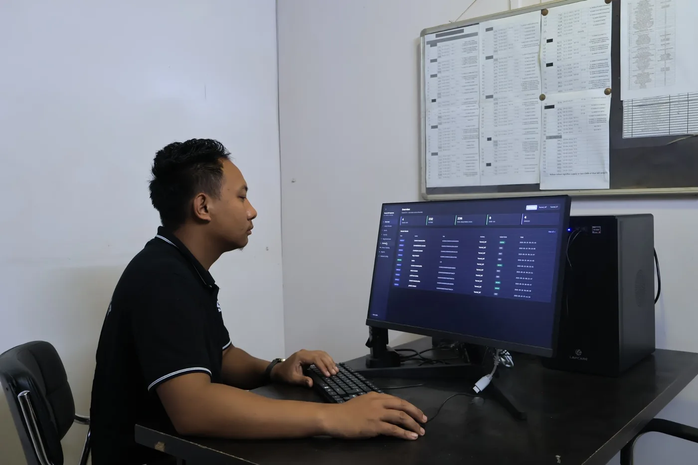 Sentri engineer at the BIPL Camp monitoring desk